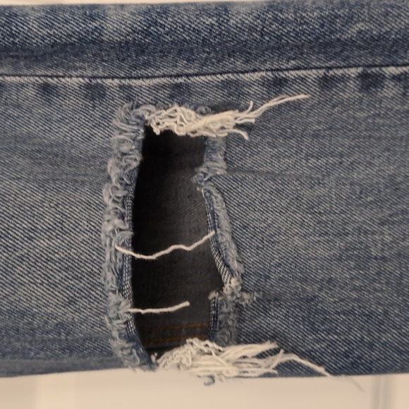 Men's Levi 502 Medium Wash Pre-Ripped Jeans - 30x32 - Picture 3 of 6